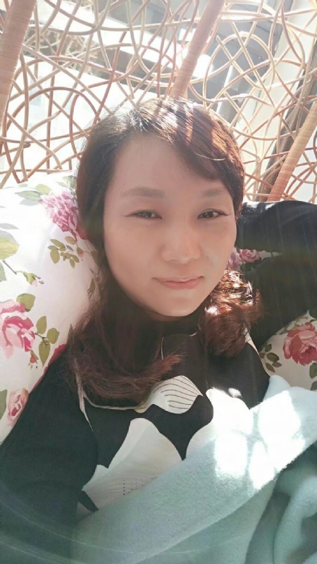 悦己的第一张照片--龙海婚介网