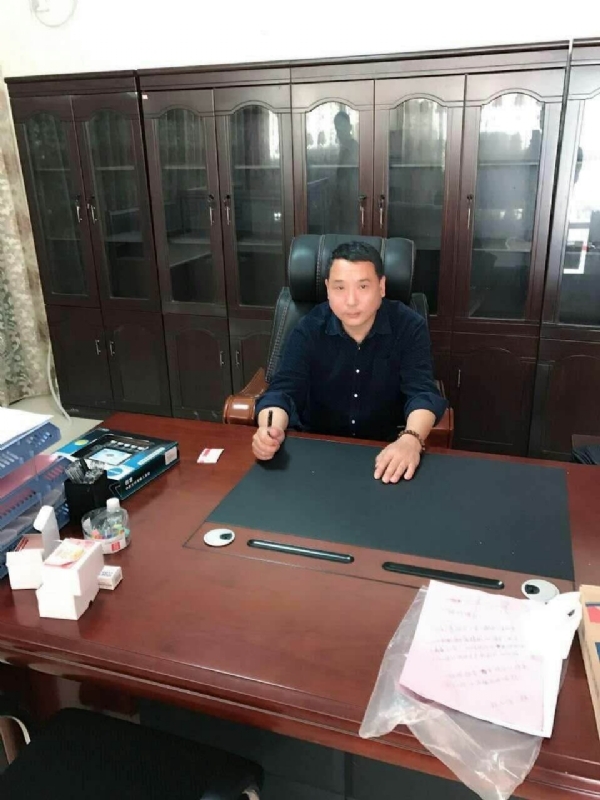 艺术家的第一张照片--龙海婚介网