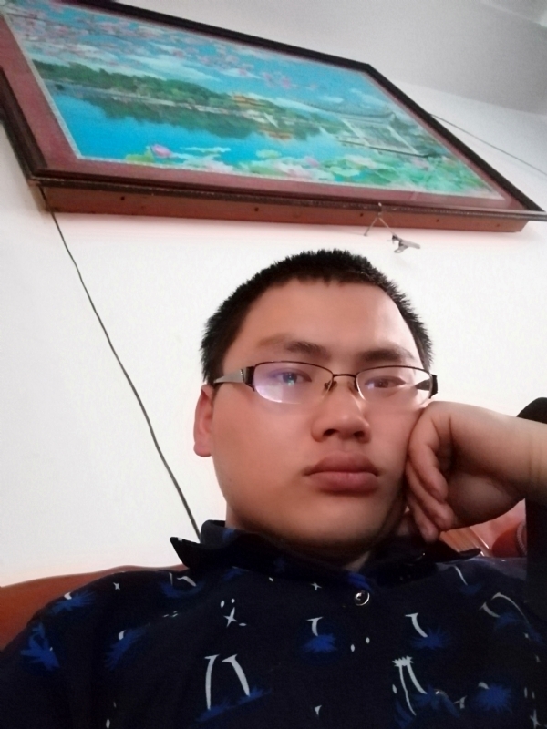 90男孩的第一张照片--龙海婚介网