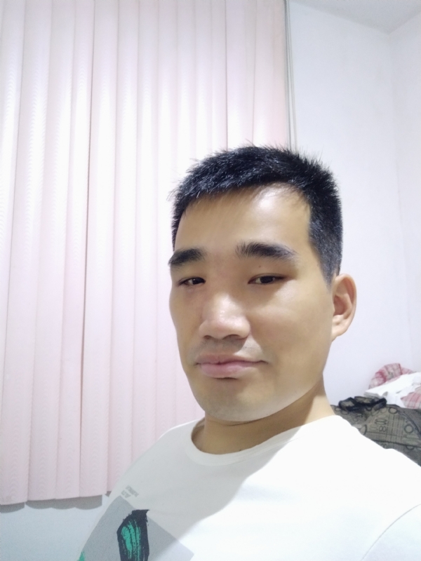 大男孩的第一张照片--龙海婚介网