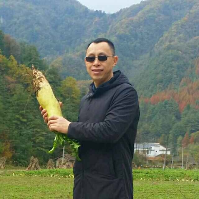 墨迹男的第一张照片--龙海婚介网