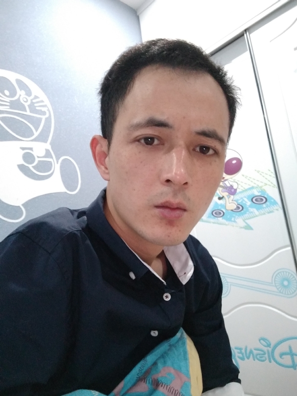 容晨的第一张照片--龙海婚介网