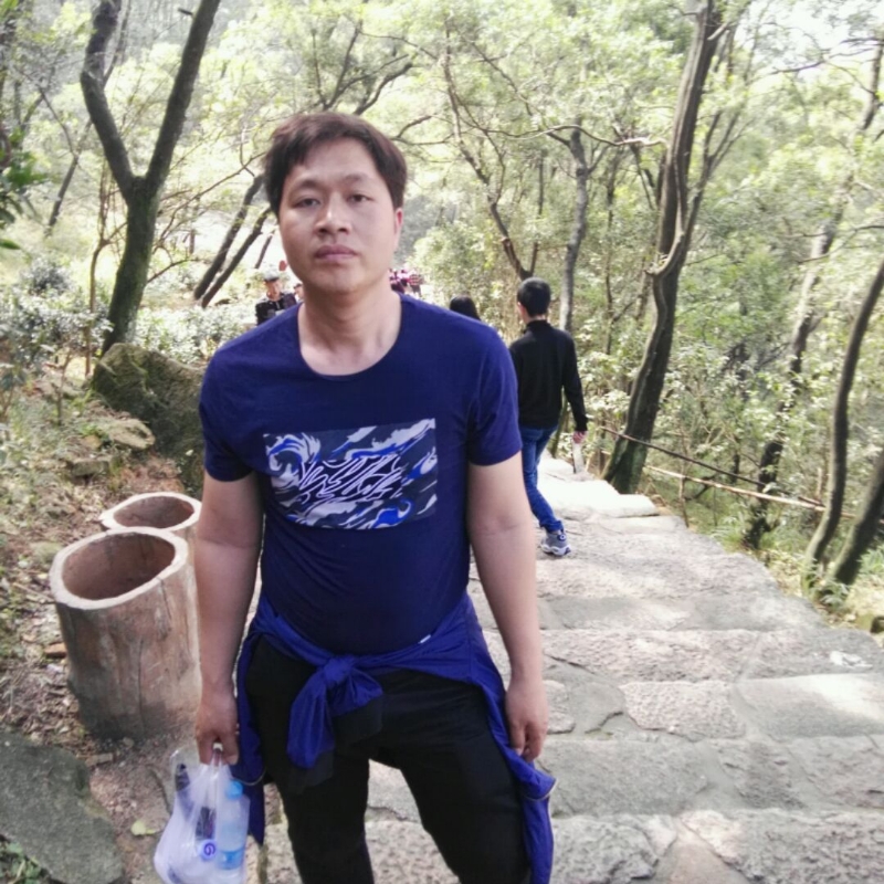 宁静的夏天的第一张照片--龙海婚介网