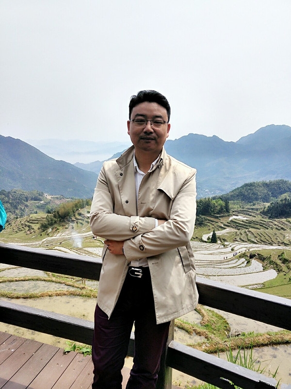 过往的第二张照片--龙海婚介网