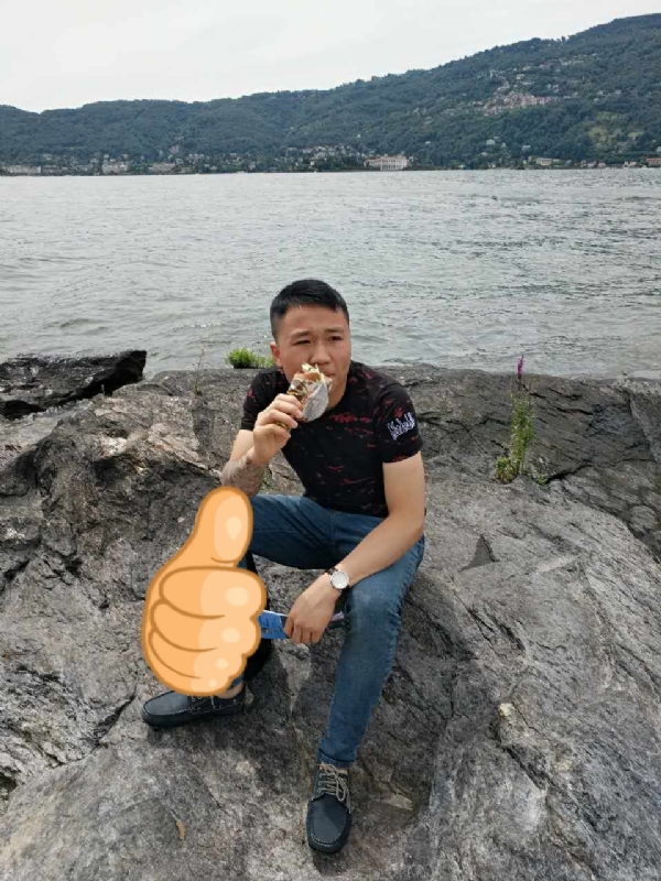 绚烂背后的平淡的第一张照片--龙海婚介网