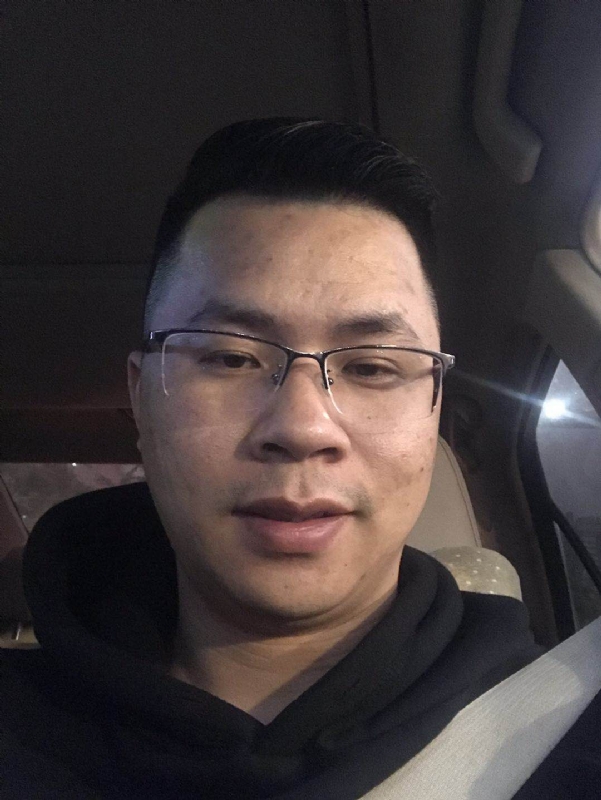 心飞扬的第一张照片--龙海婚介网