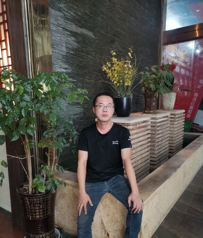 孤独小舟的第二张照片--龙海婚介网