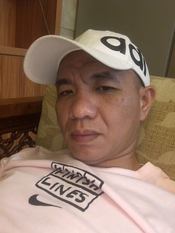 坚持到底的第一张照片--龙海婚介网