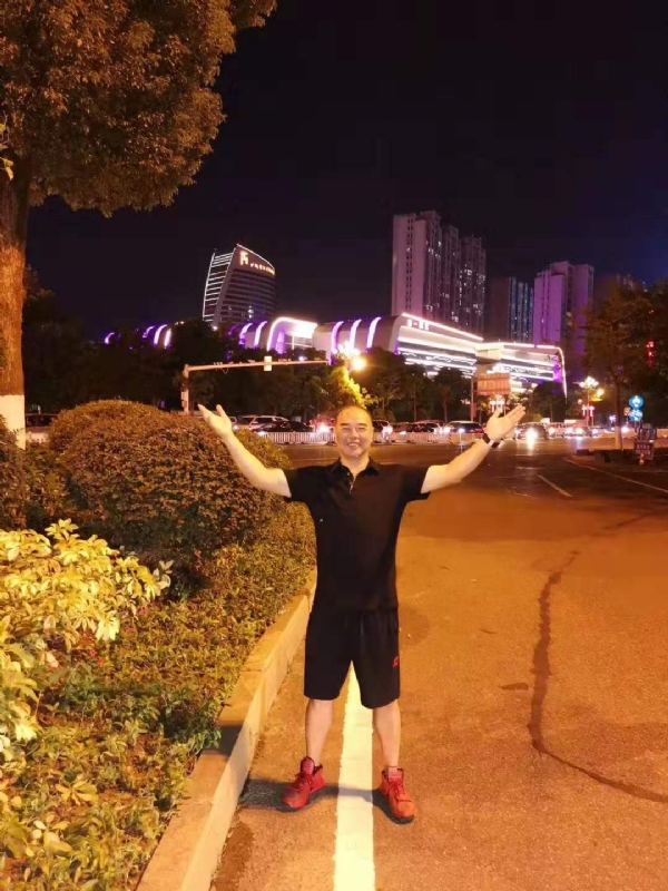李国伟的第二张照片--龙海婚介网