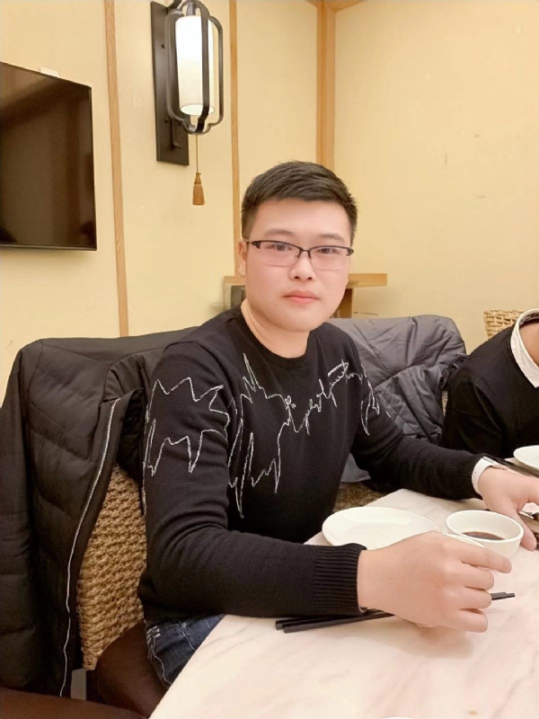 YIDA的第一张照片--龙海婚介网