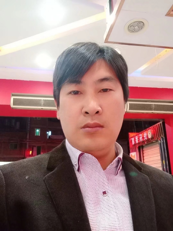 奔跑的第二张照片--龙海婚介网