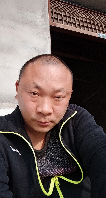 马克的第一张照片--龙海婚介网