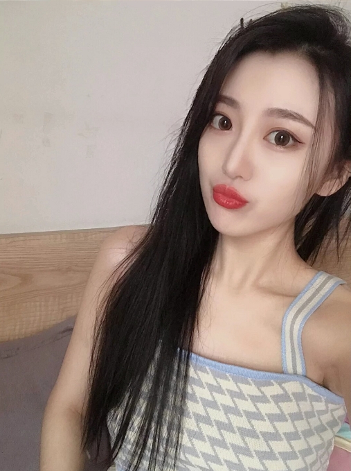 倩倩的第一张照片--龙海婚介网
