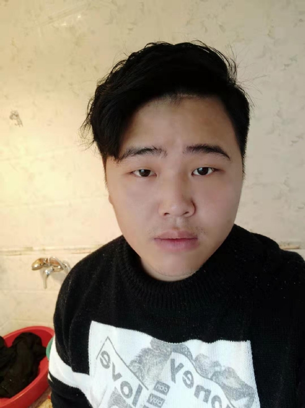小李的第一张照片--龙海婚介网