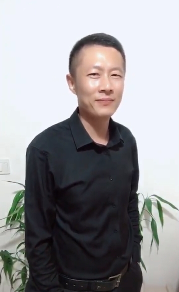 地huhi的第一张照片--龙海婚介网