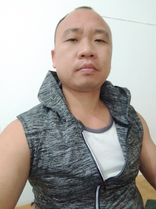 whm的第一张照片--龙海婚介网