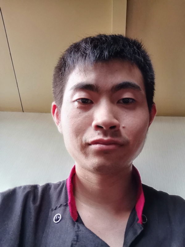 嗯的第一张照片--龙海婚介网