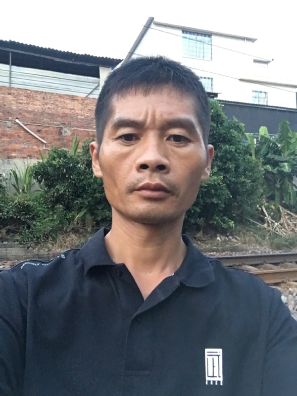 小张的第一张照片--龙海婚介网