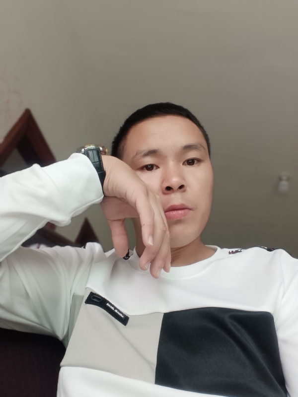 冷漠的第一张照片--龙海婚介网