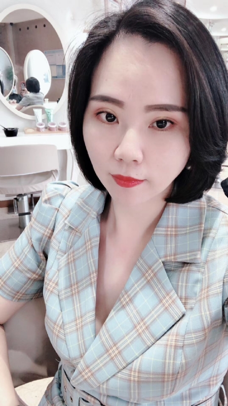 固执的第一张照片--龙海婚介网