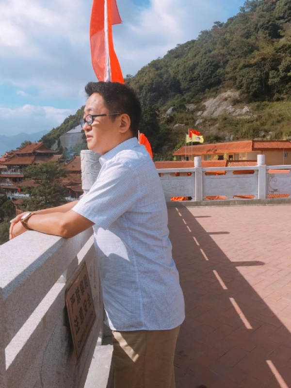 安斌的第二张照片--龙海婚介网