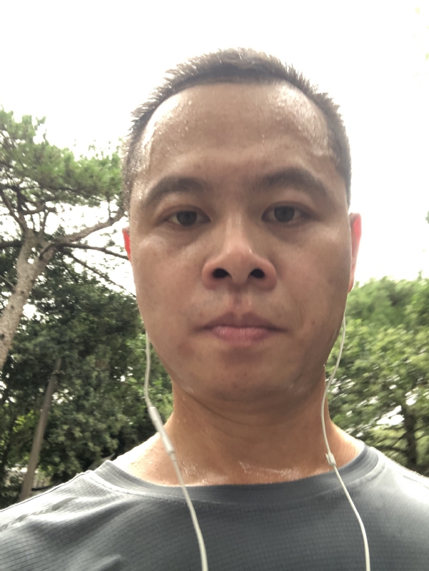 猩猩巨呃的第二张照片--龙海婚介网