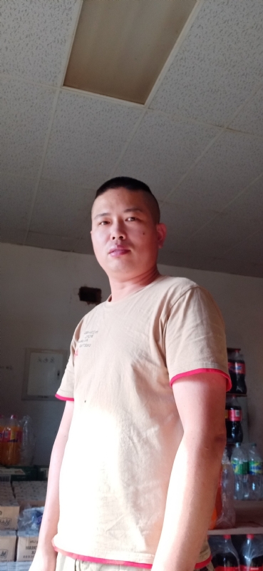 有心人的第三张照片--龙海婚介网