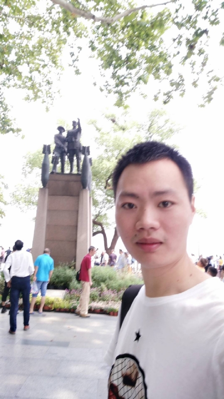 志东的第三张照片--龙海婚介网