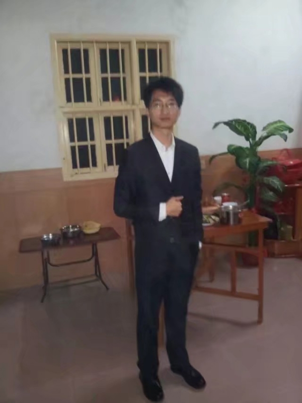 潇湘剑雨的第一张照片--龙海婚介网