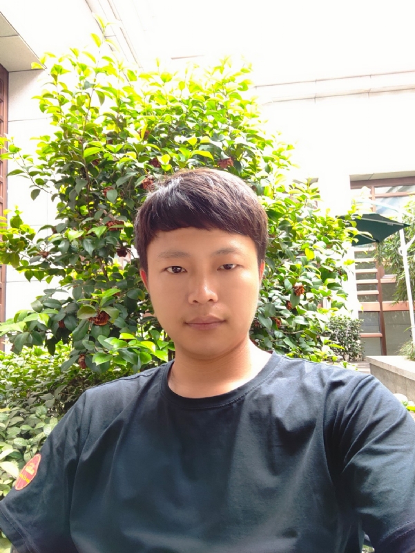 谈情说爱的第一张照片--龙海婚介网