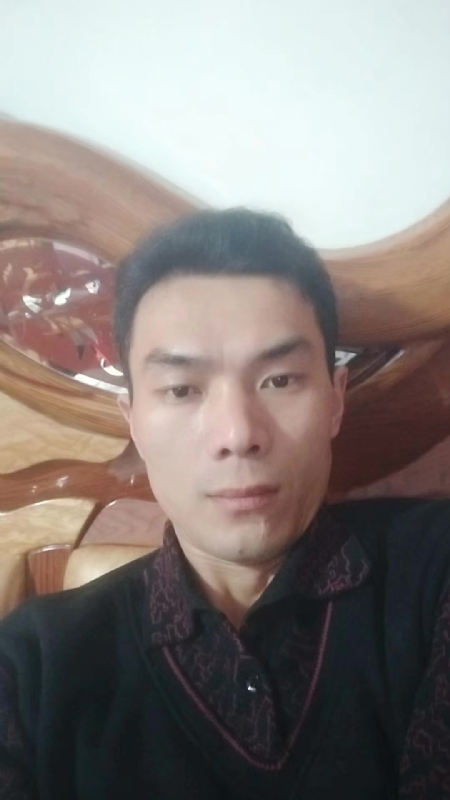 错把真心喂了狗的第四张照片--龙海婚介网