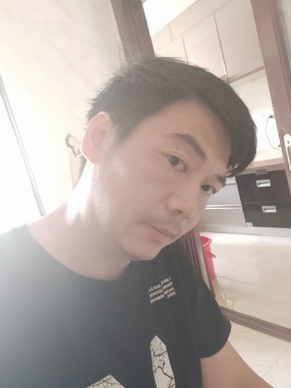 漫步的第一张照片--龙海婚介网