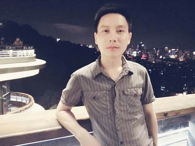 幕秋的第一张照片--龙海婚介网