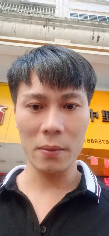 笑看人生的第一张照片--龙海婚介网