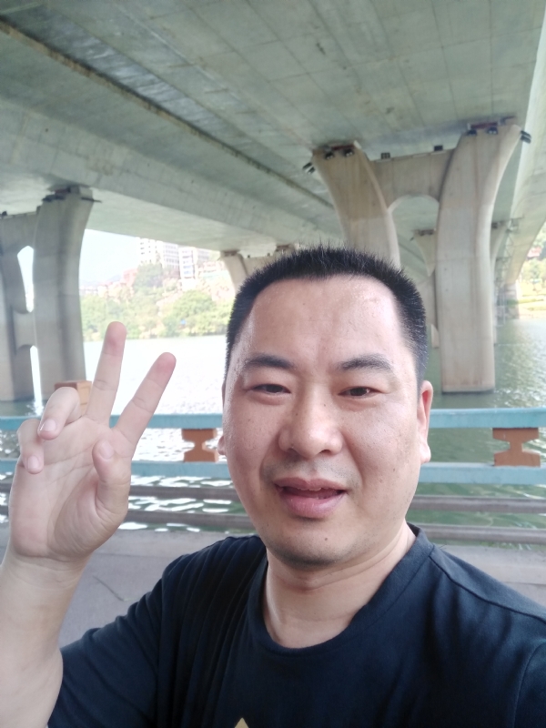 上人的第一张照片--龙海婚介网