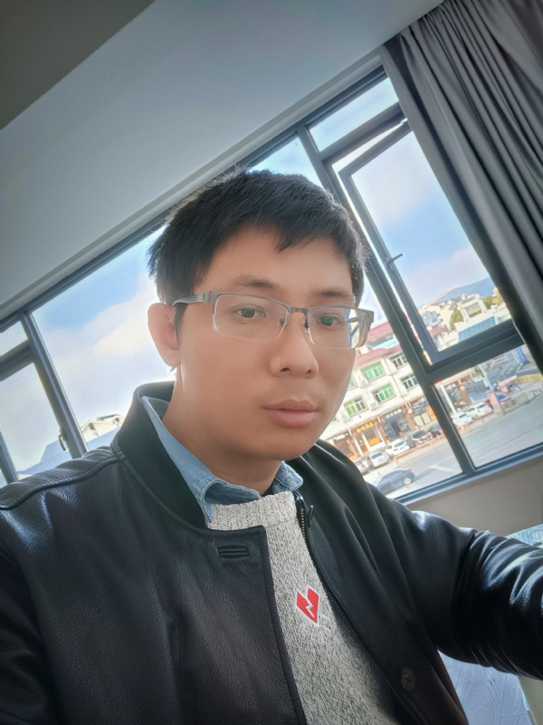 也许只是缺少一个拥抱的第二张照片--龙海婚介网