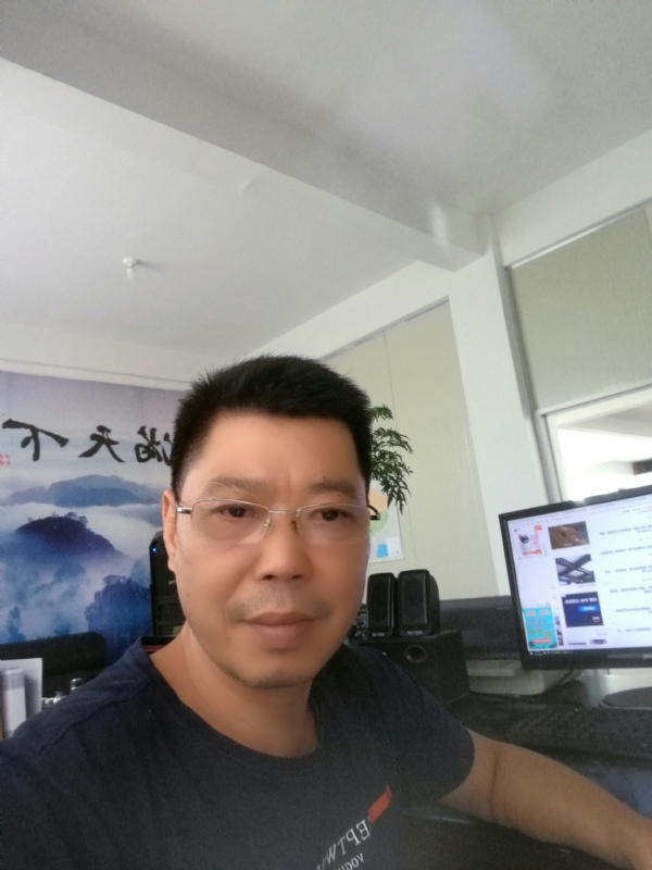 心平气和的第一张照片--龙海婚介网