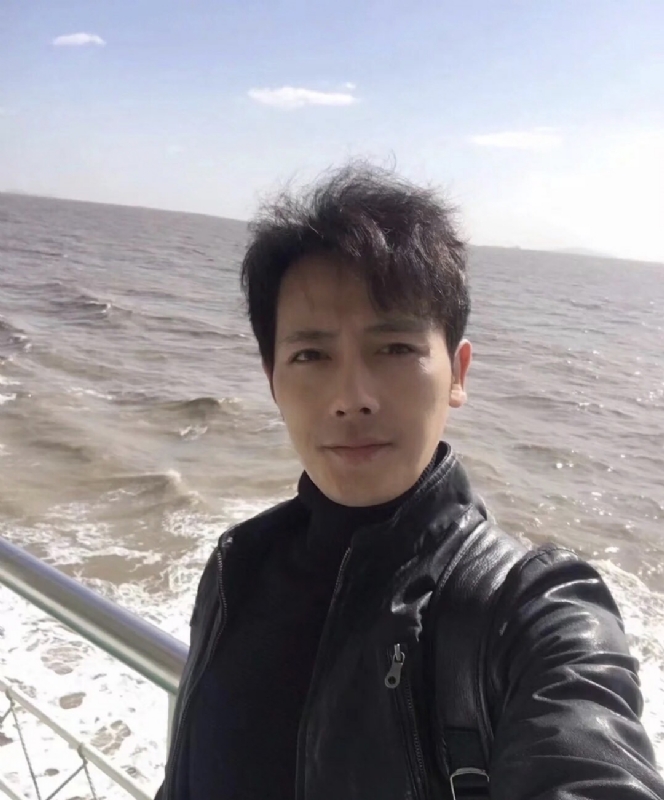 疯狂的小鱼的第一张照片--龙海婚介网