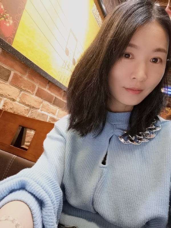 吴优的第一张照片--龙海婚介网