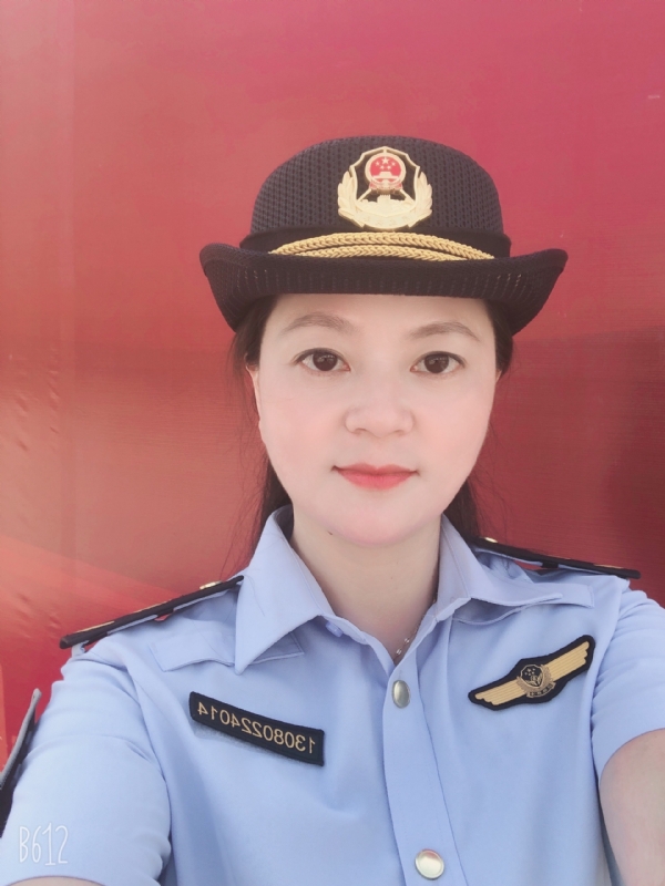 明明的第一张照片--龙海婚介网