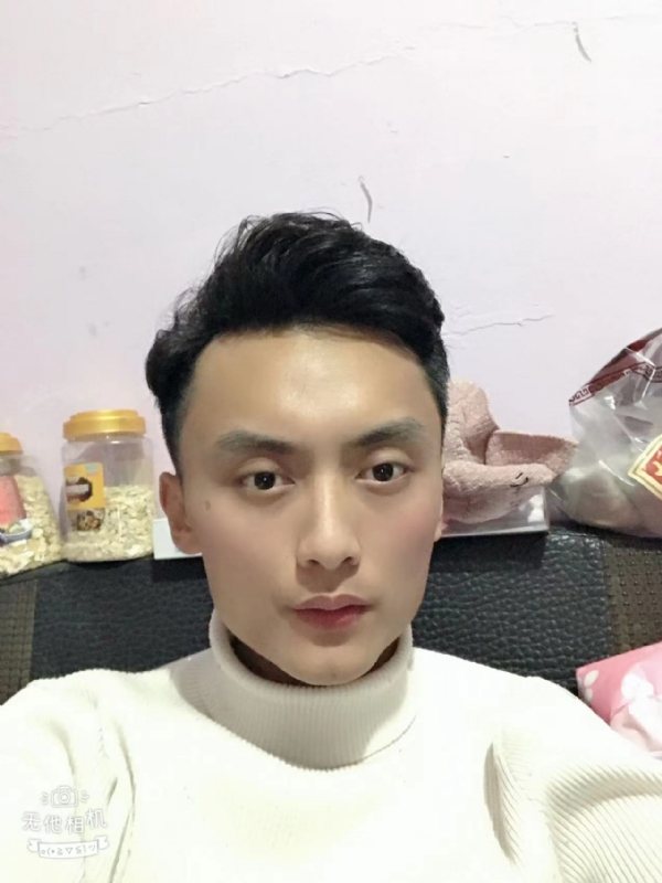 独孤一人的第一张照片--龙海婚介网