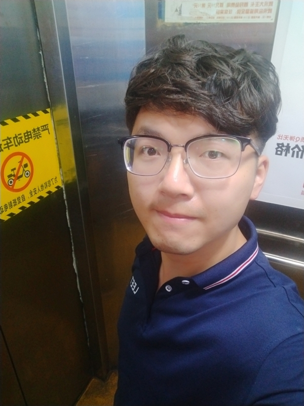 H先生的第二张照片--龙海婚介网