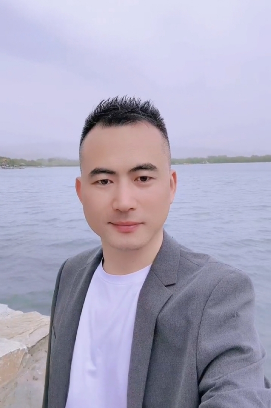 一往情深的第一张照片--龙海婚介网