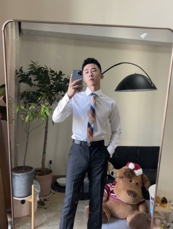 张浩的第一张照片--龙海婚介网