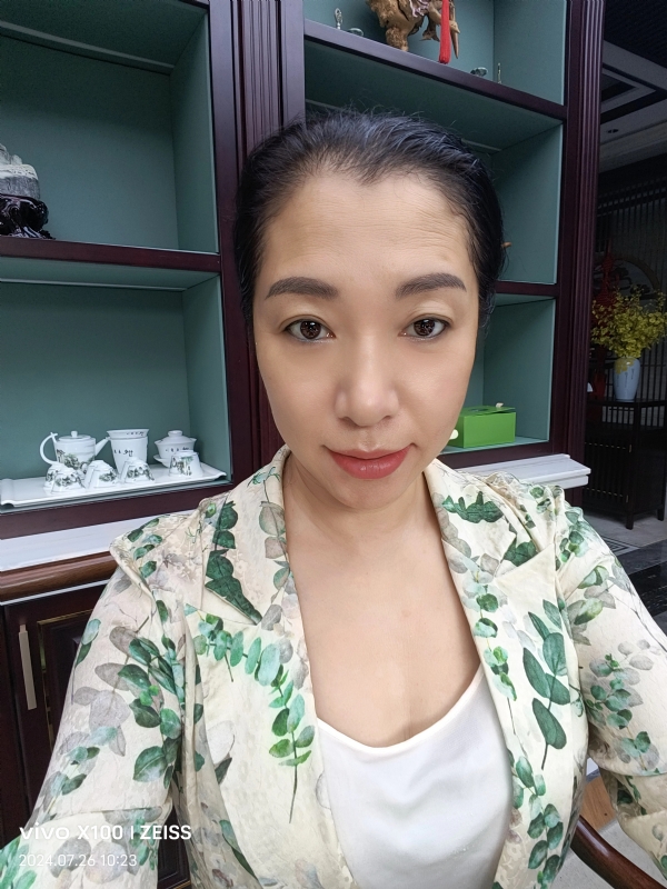 仝馨的第三张照片--龙海婚介网