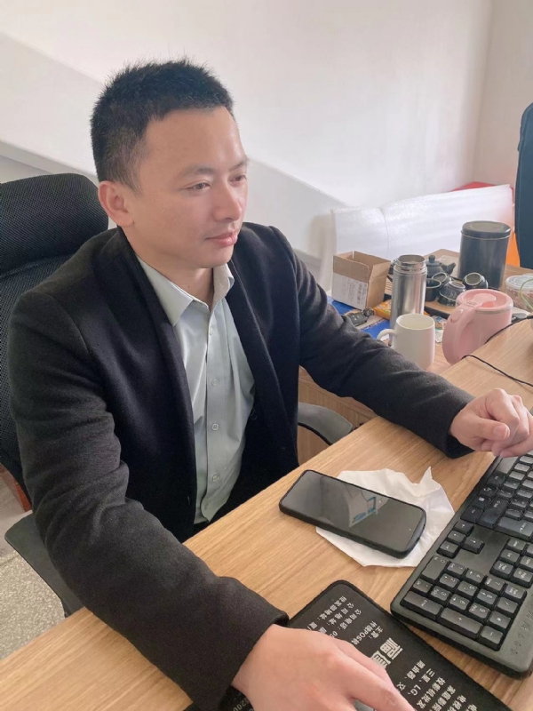 落叶知秋的第一张照片--龙海婚介网