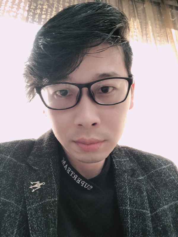 在等一个人的第一张照片--龙海婚介网