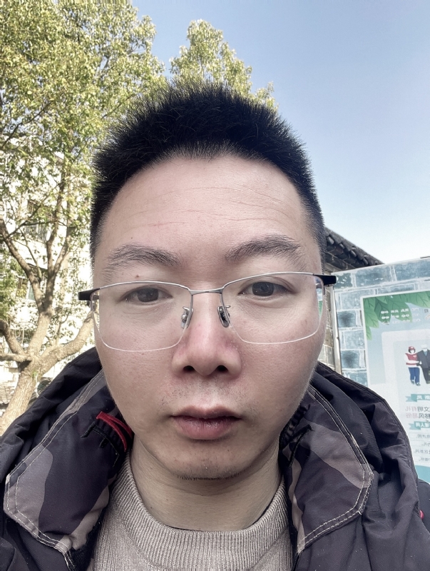 征婚的第一张照片--龙海婚介网