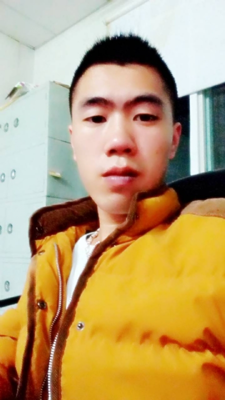 林先生的第二张照片--龙海婚介网