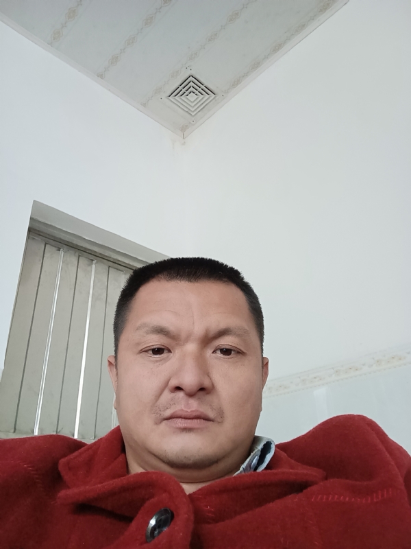 兰成龙的第一张照片--龙海婚介网